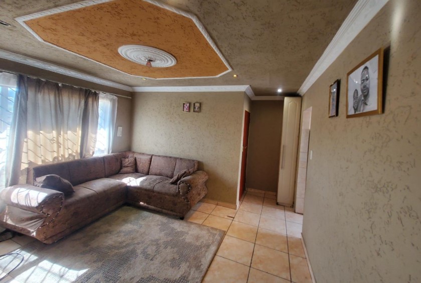 3 Bedroom Property for Sale in Mondeor Gauteng