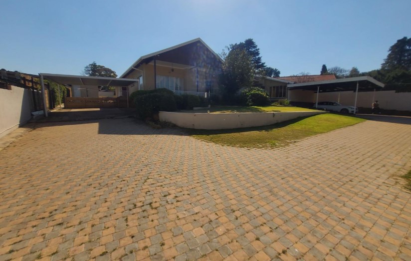 4 Bedroom Property for Sale in Mondeor Gauteng