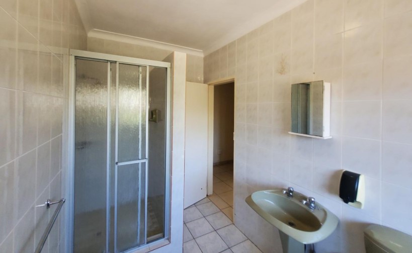 4 Bedroom Property for Sale in Mondeor Gauteng