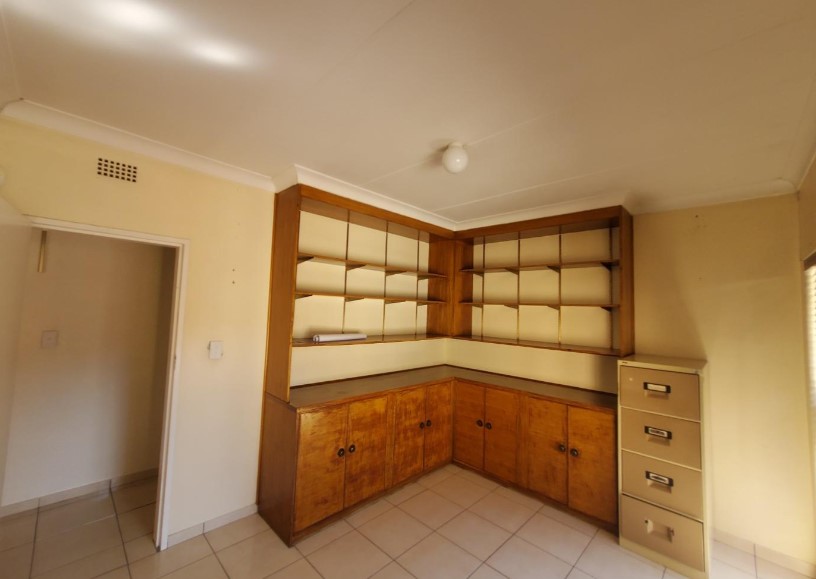 4 Bedroom Property for Sale in Mondeor Gauteng