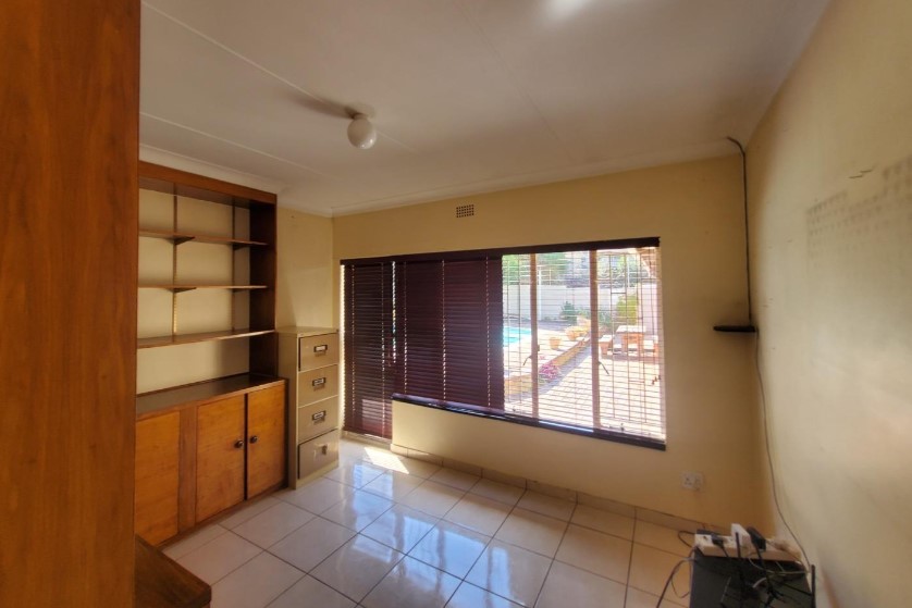 4 Bedroom Property for Sale in Mondeor Gauteng