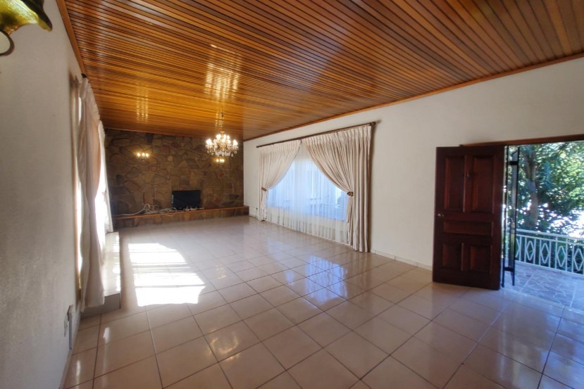 4 Bedroom Property for Sale in Mondeor Gauteng
