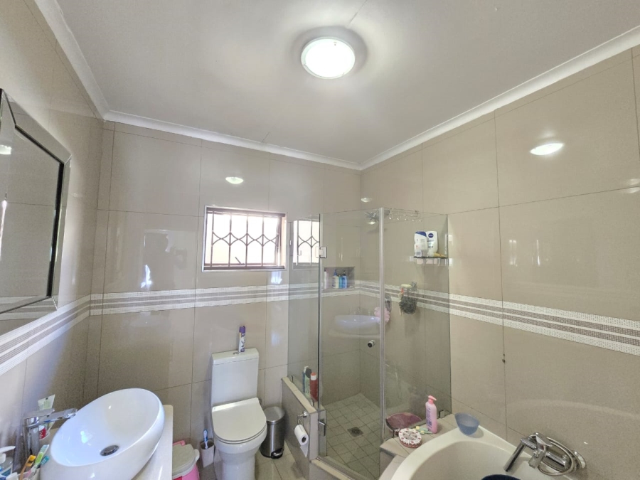 To Let 3 Bedroom Property for Rent in Highway Gardens Gauteng
