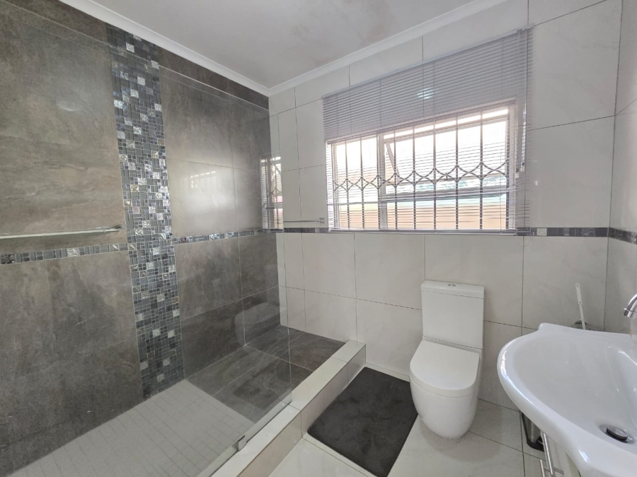 To Let 3 Bedroom Property for Rent in Highway Gardens Gauteng