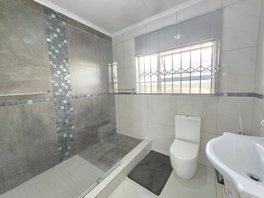 To Let 3 Bedroom Property for Rent in Highway Gardens Gauteng