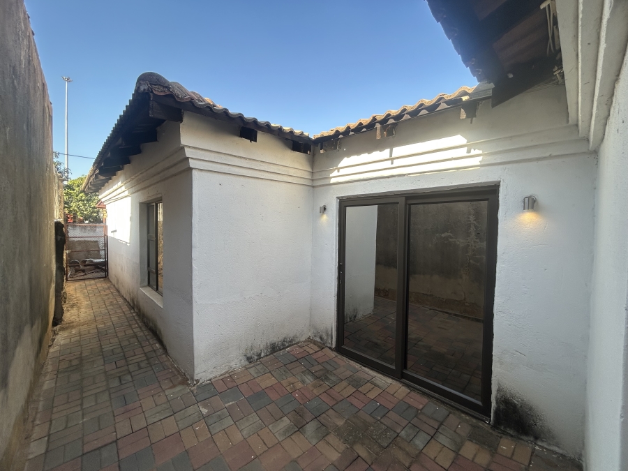 5 Bedroom Property for Sale in Soshanguve L Gauteng