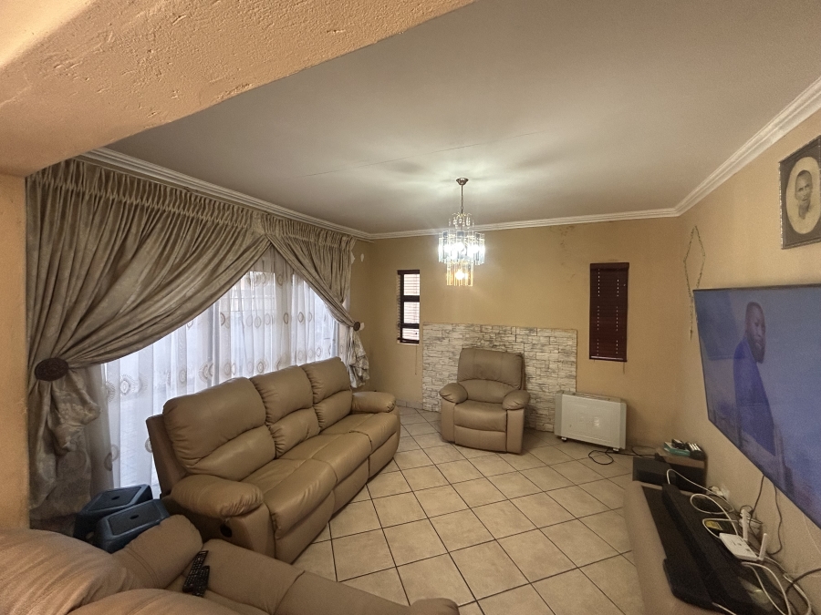 5 Bedroom Property for Sale in Soshanguve L Gauteng