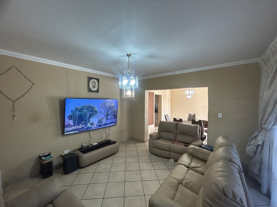 5 Bedroom Property for Sale in Soshanguve L Gauteng
