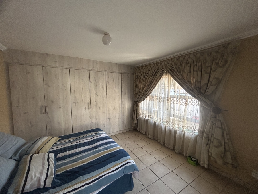 5 Bedroom Property for Sale in Soshanguve L Gauteng