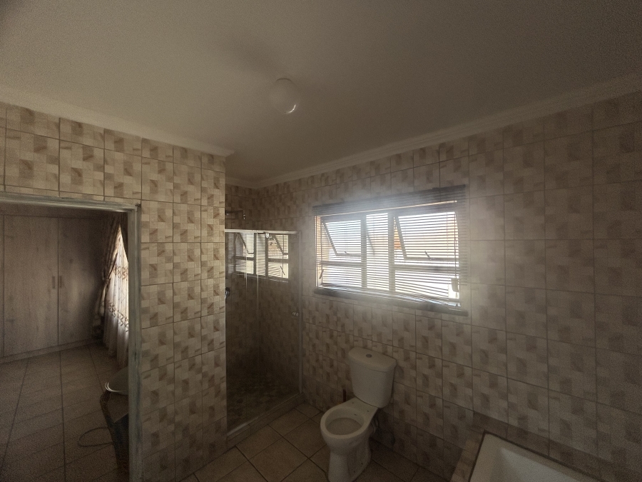 5 Bedroom Property for Sale in Soshanguve L Gauteng
