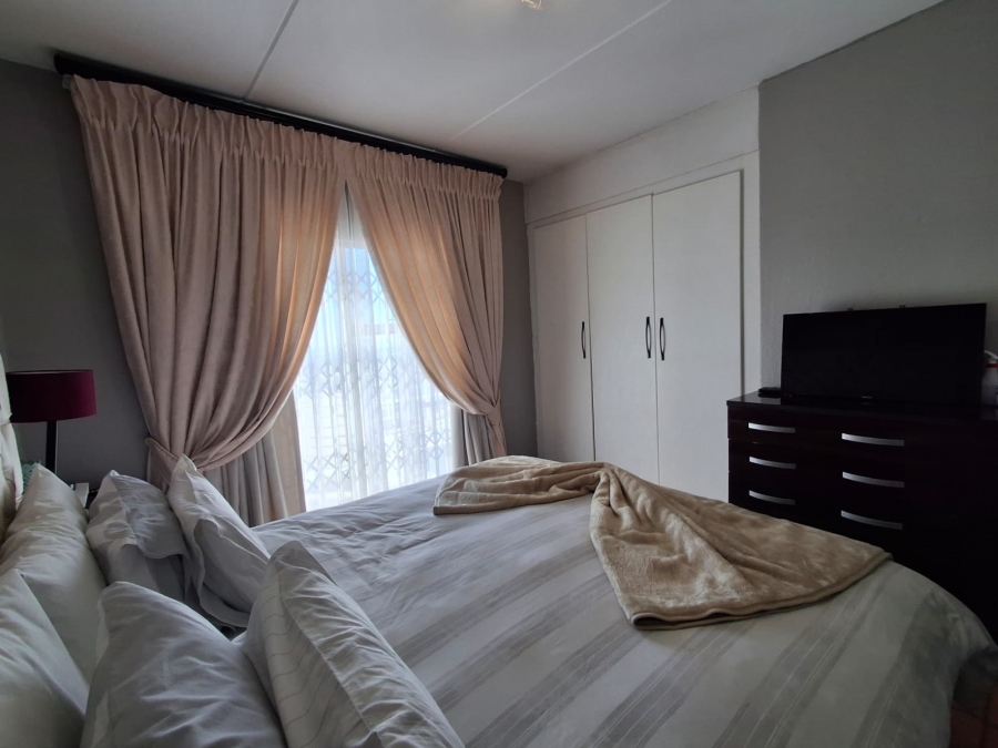 3 Bedroom Property for Sale in Sunnyrock Gauteng