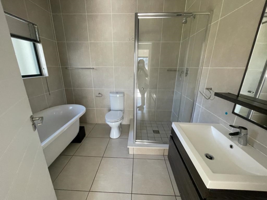 To Let 3 Bedroom Property for Rent in Modderfontein Gauteng