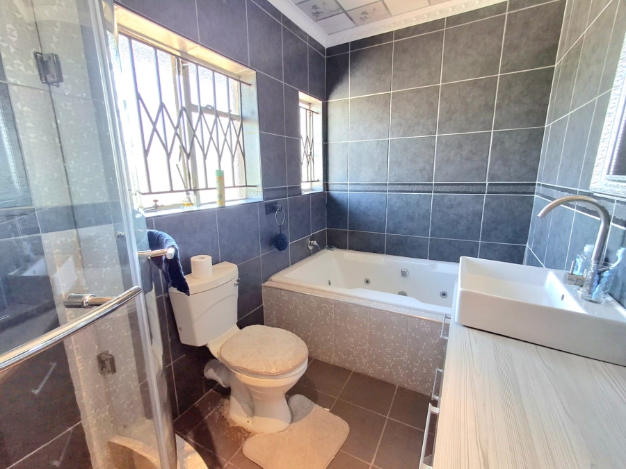 4 Bedroom Property for Sale in Eden Glen Gauteng
