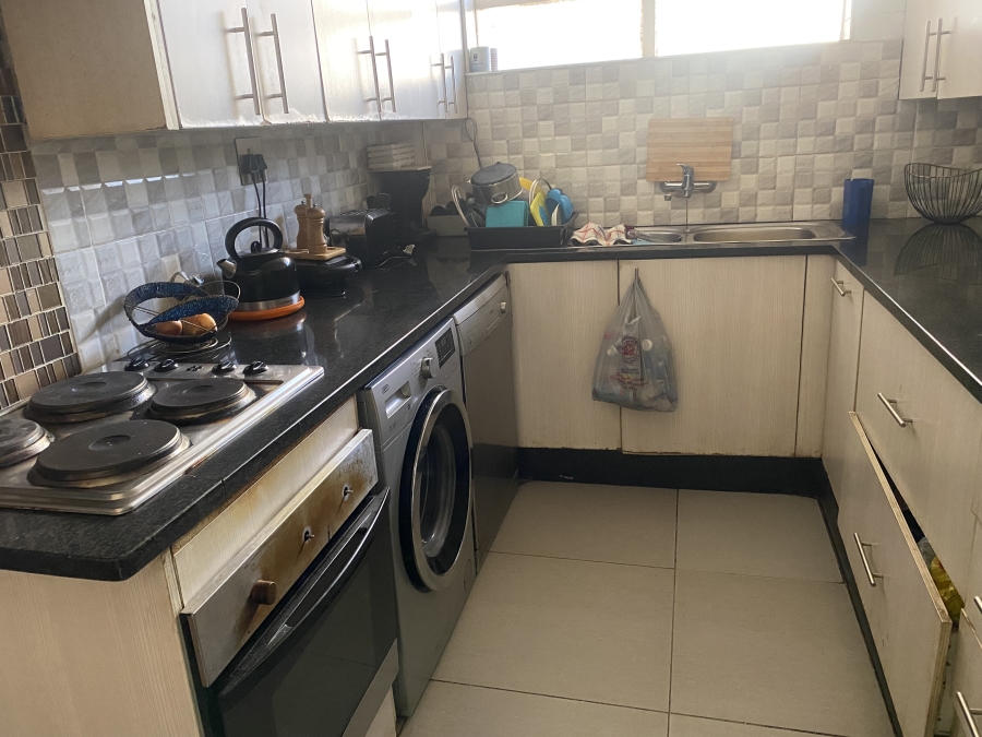 2 Bedroom Property for Sale in Lorentzville Gauteng