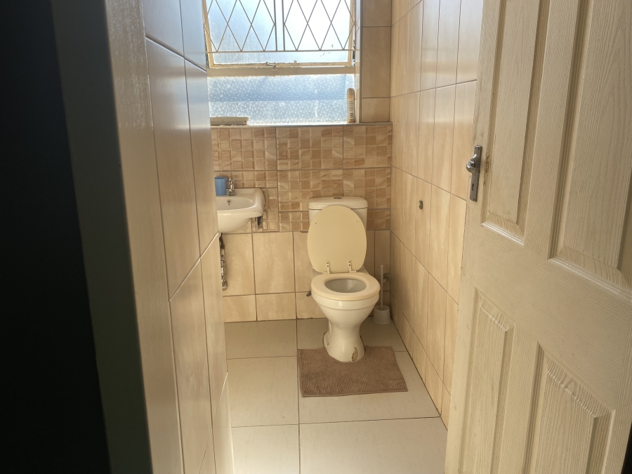 2 Bedroom Property for Sale in Lorentzville Gauteng