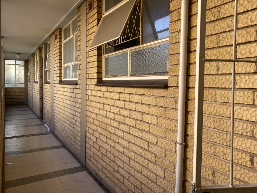 2 Bedroom Property for Sale in Lorentzville Gauteng