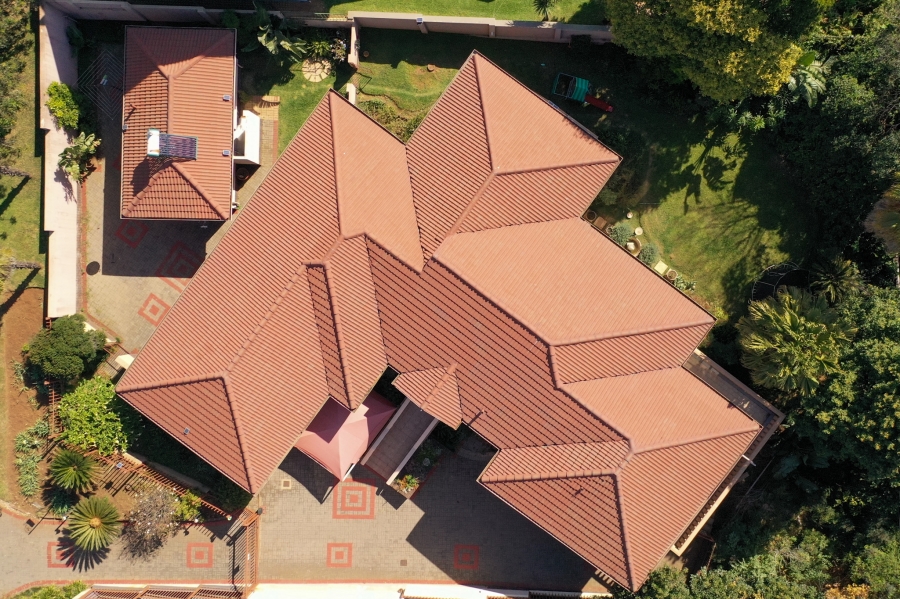 5 Bedroom Property for Sale in Zwartkop Gauteng