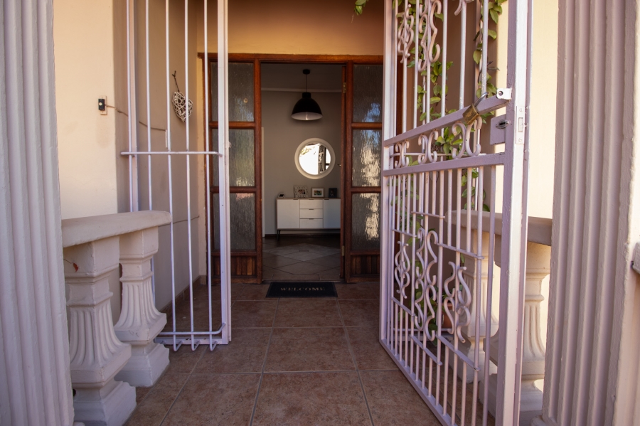 5 Bedroom Property for Sale in Zwartkop Gauteng