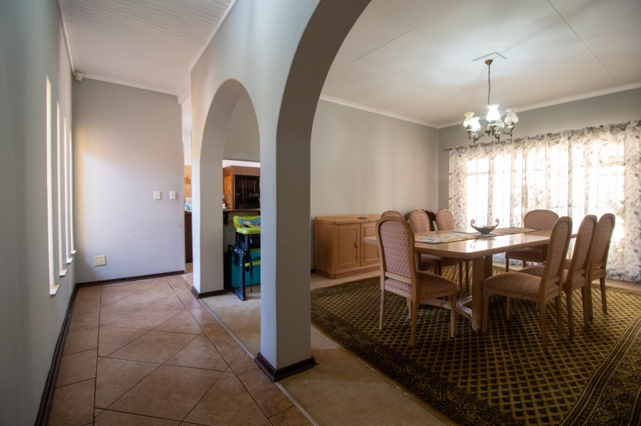 5 Bedroom Property for Sale in Zwartkop Gauteng