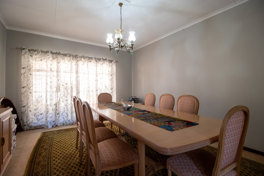5 Bedroom Property for Sale in Zwartkop Gauteng