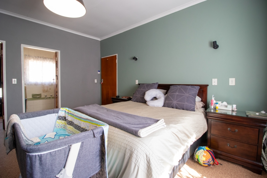 5 Bedroom Property for Sale in Zwartkop Gauteng