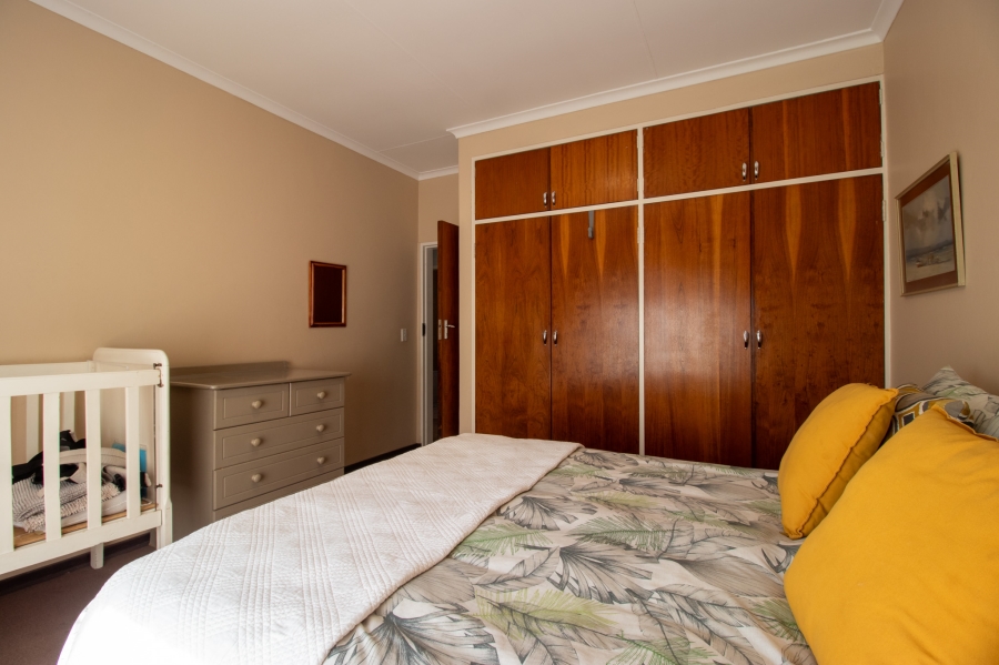 5 Bedroom Property for Sale in Zwartkop Gauteng