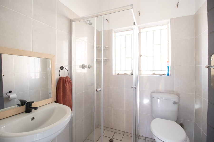 5 Bedroom Property for Sale in Zwartkop Gauteng