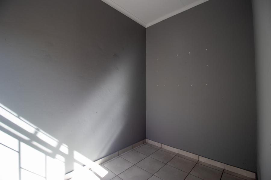 5 Bedroom Property for Sale in Zwartkop Gauteng