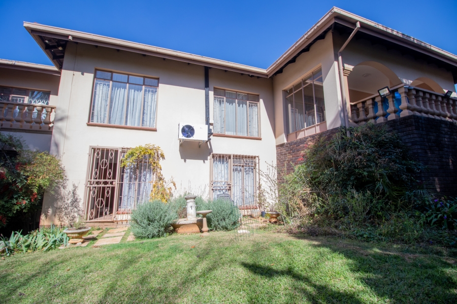 5 Bedroom Property for Sale in Zwartkop Gauteng