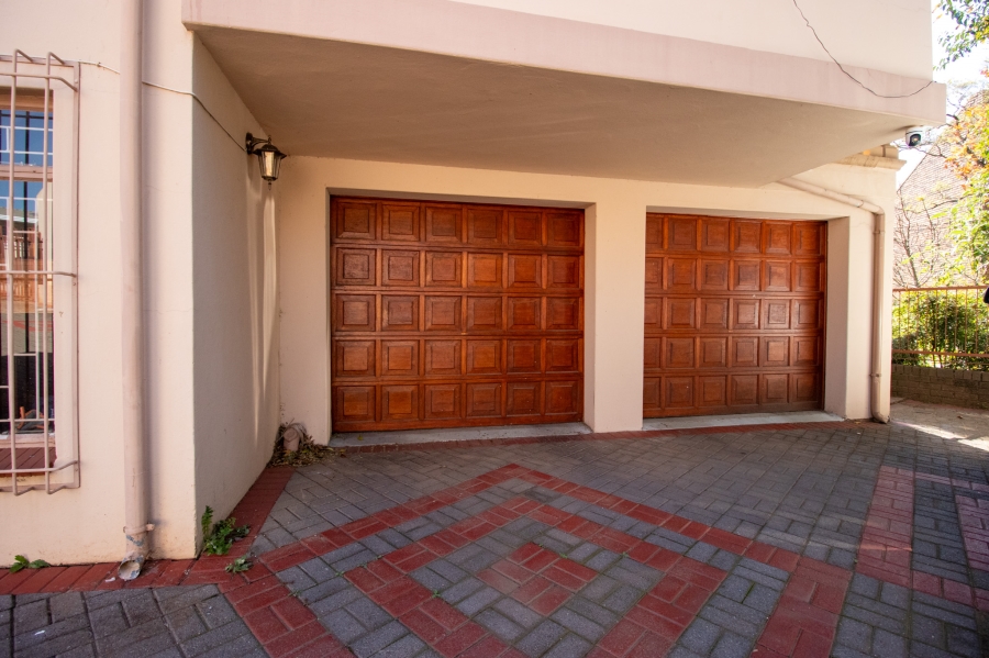 5 Bedroom Property for Sale in Zwartkop Gauteng