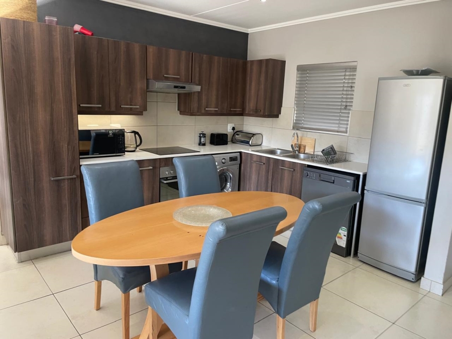 To Let 2 Bedroom Property for Rent in Atholl Gauteng