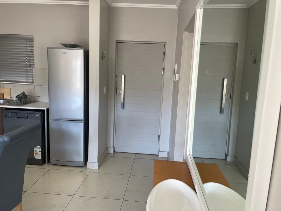 To Let 2 Bedroom Property for Rent in Atholl Gauteng