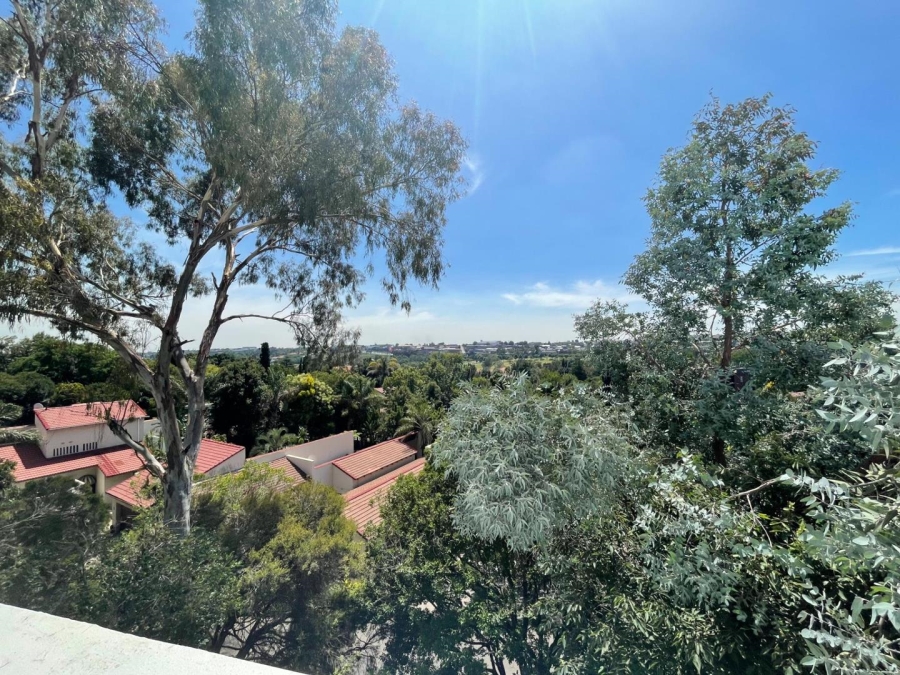 2 Bedroom Property for Sale in Atholl Gauteng