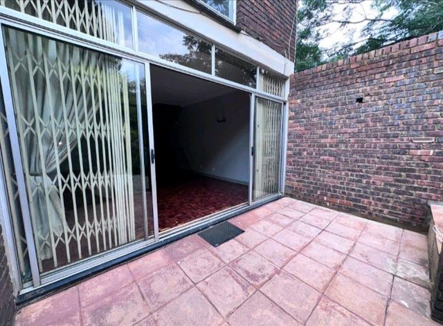 To Let 2 Bedroom Property for Rent in Essexwold Gauteng