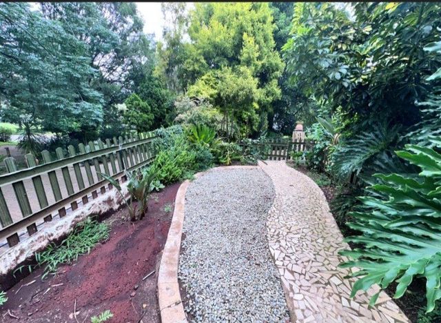 To Let 2 Bedroom Property for Rent in Essexwold Gauteng