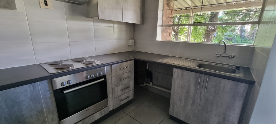 To Let 2 Bedroom Property for Rent in Essexwold Gauteng