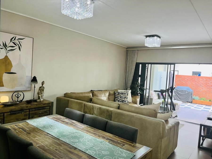 To Let 4 Bedroom Property for Rent in Kyalami Ridge Gauteng