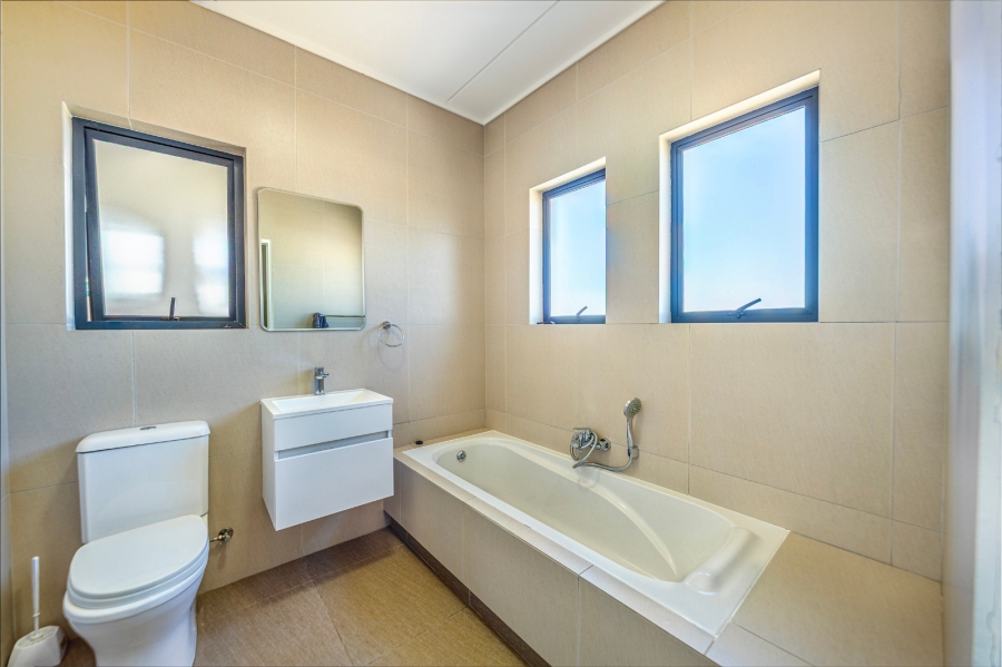 To Let 4 Bedroom Property for Rent in Kyalami Ridge Gauteng