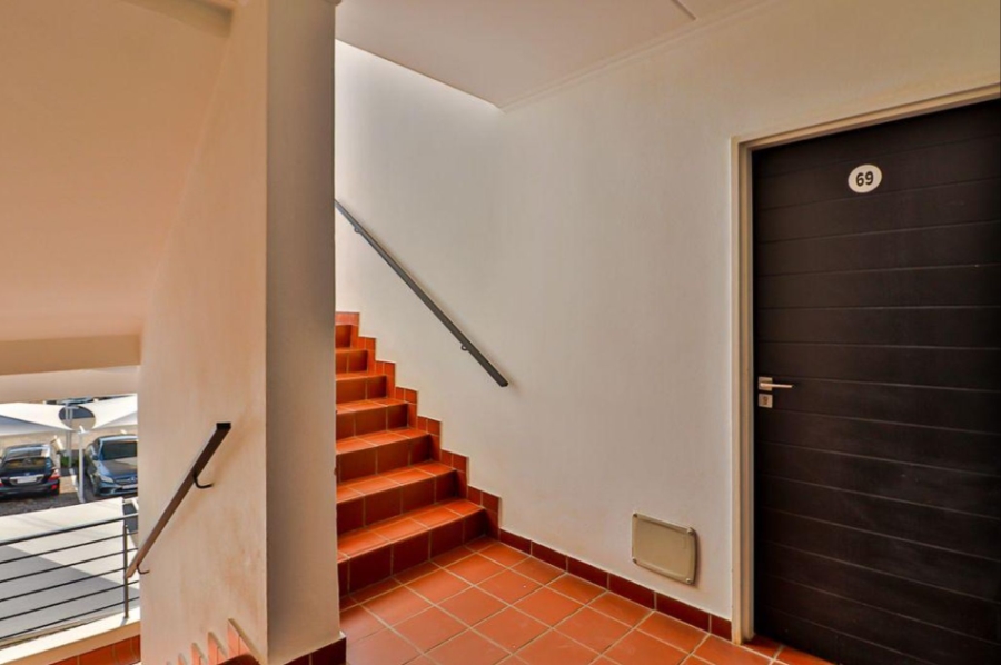 To Let 1 Bedroom Property for Rent in Greenstone Hill Gauteng
