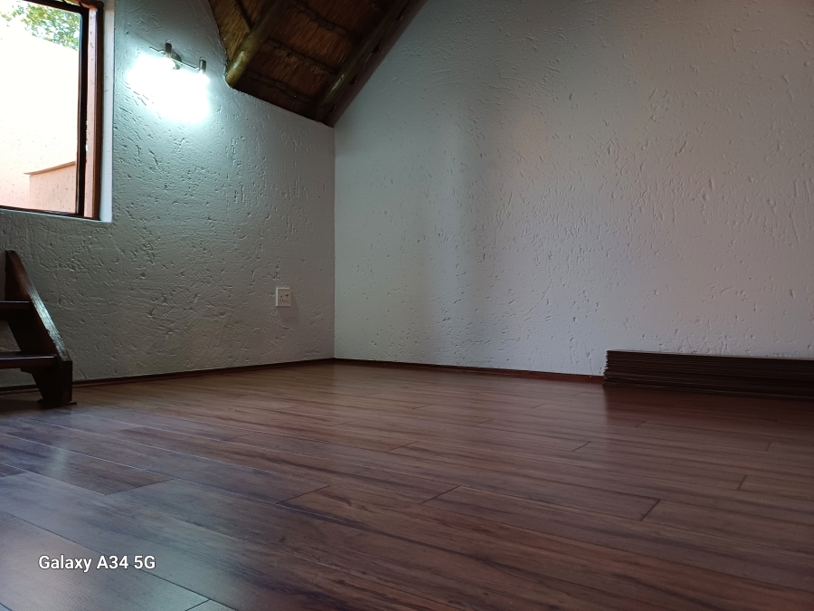 1 Bedroom Property for Sale in Sunninghill Gauteng
