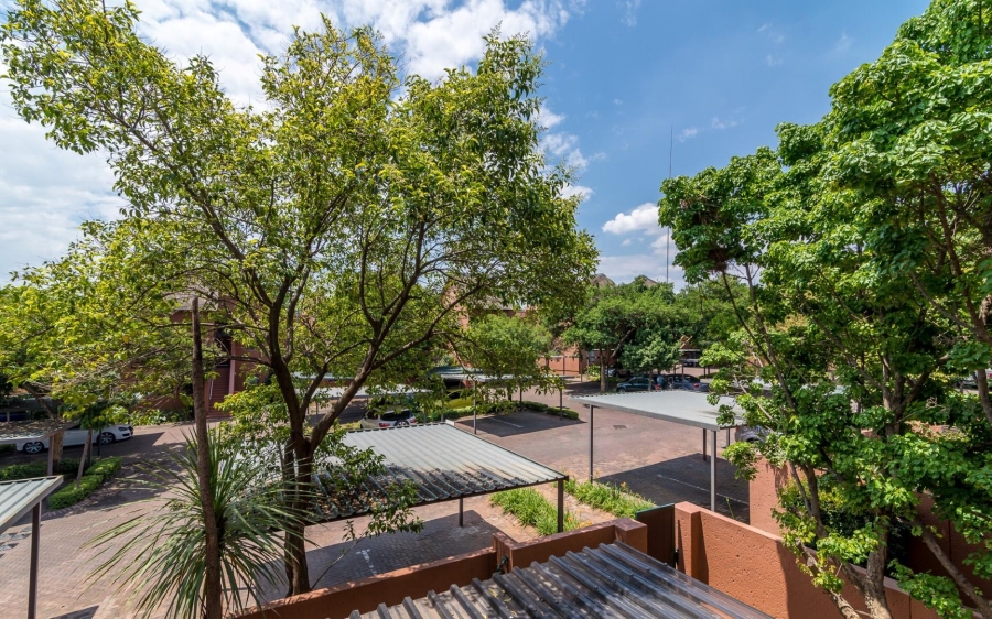 1 Bedroom Property for Sale in Sunninghill Gauteng