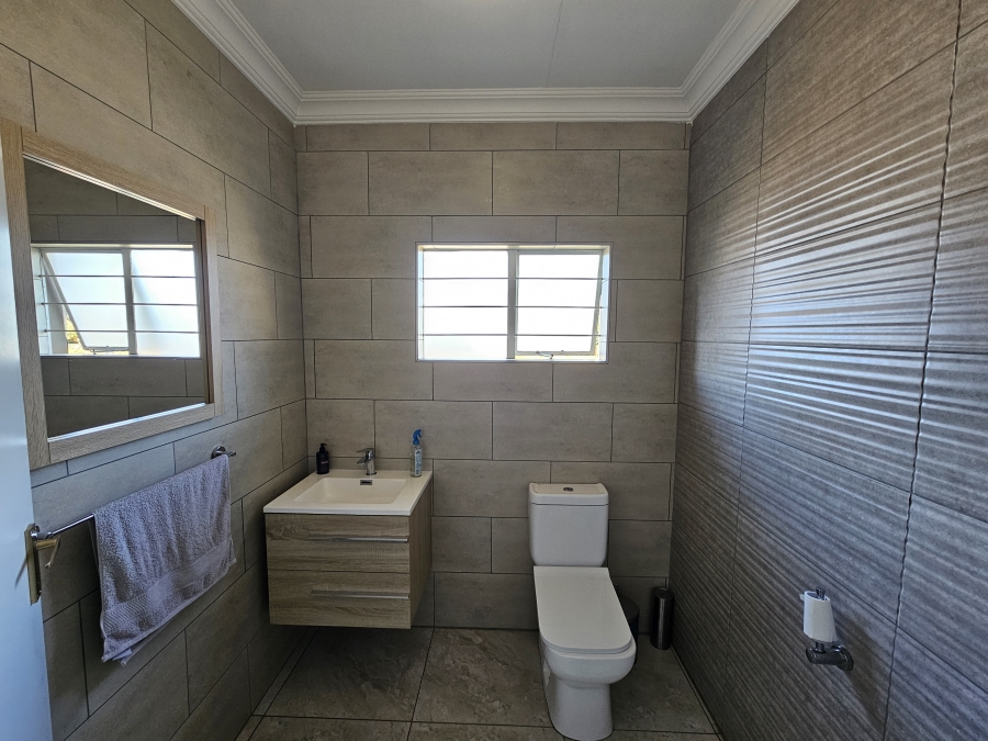 To Let commercial Property for Rent in Zwartkop Gauteng