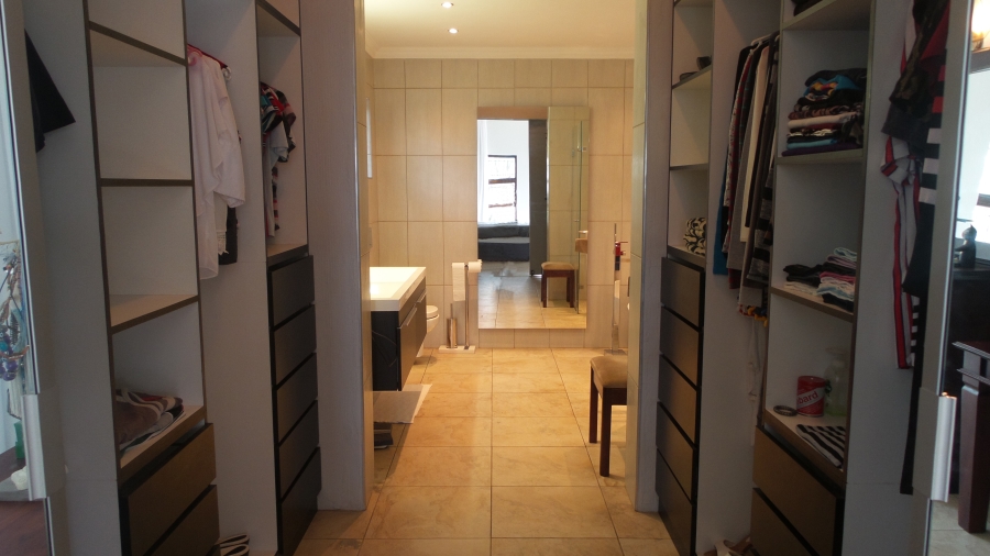 To Let 4 Bedroom Property for Rent in Waterkloof Gauteng