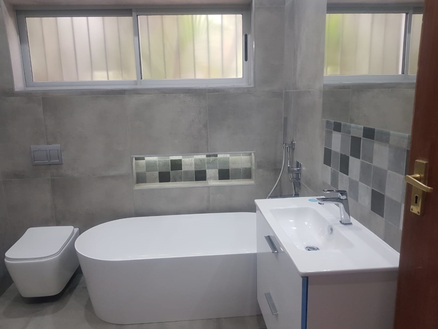 To Let 4 Bedroom Property for Rent in Waterkloof Gauteng