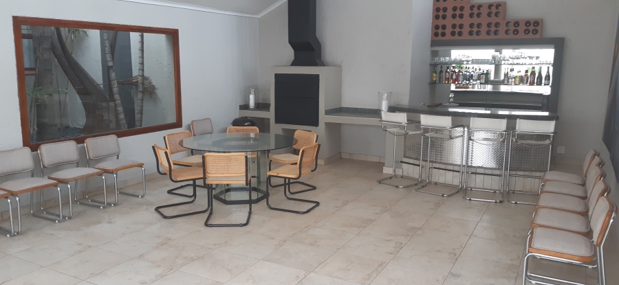 To Let 4 Bedroom Property for Rent in Waterkloof Gauteng