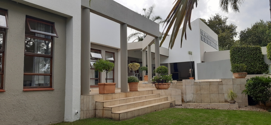 To Let 4 Bedroom Property for Rent in Waterkloof Gauteng