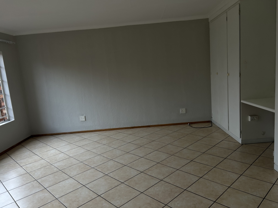 To Let 2 Bedroom Property for Rent in Weltevreden Park Gauteng