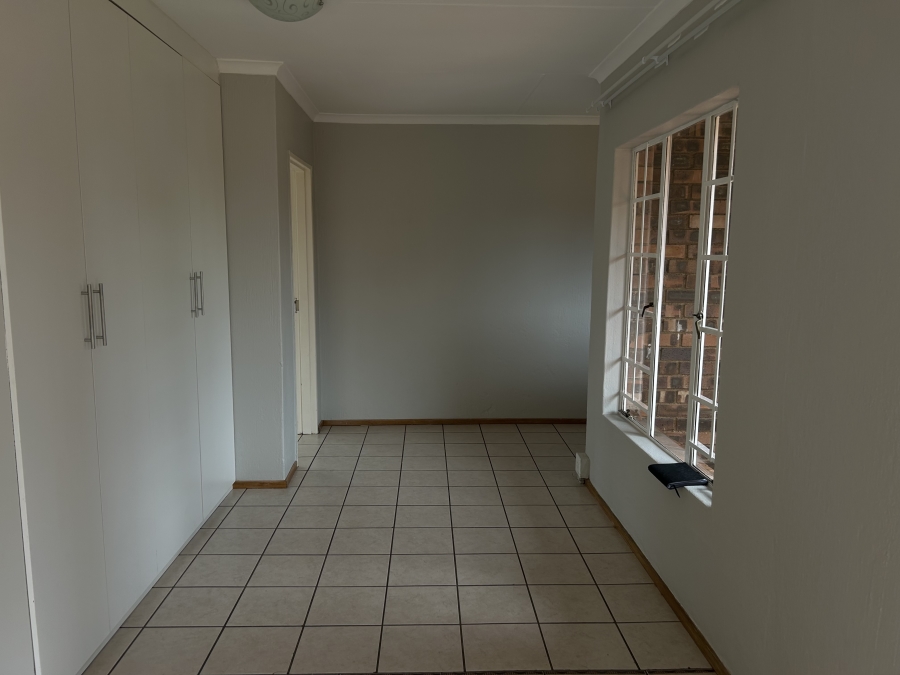 To Let 2 Bedroom Property for Rent in Weltevreden Park Gauteng