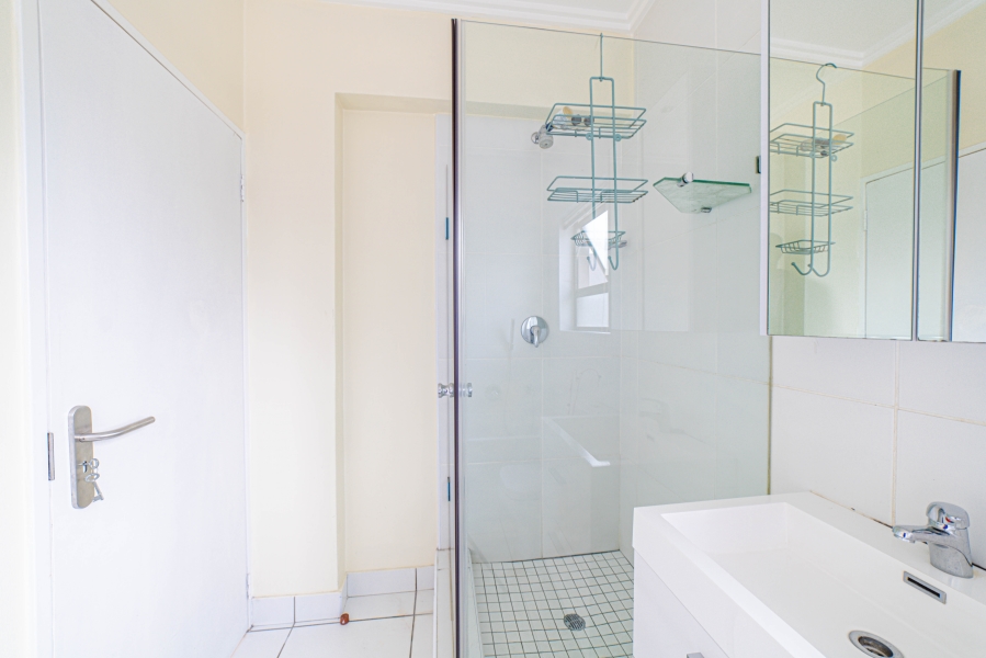 To Let 1 Bedroom Property for Rent in Fourways Gauteng