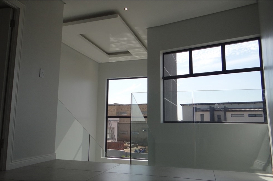 4 Bedroom Property for Sale in Clayville Gauteng